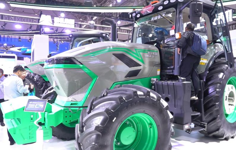 奈曼農技推廣中心開展拖拉機和聯合收割機安全技術檢驗工作